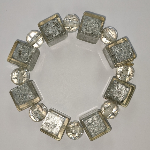 VTG CUBE & ROUND CLEAR W/ SILVER GLITTER & FOIL LUCITE BEAD STRETCH BRACELET - Picture 4 of 9